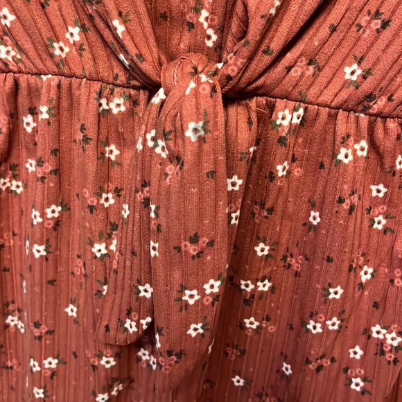 Floral short romper - Picture 5 of 6